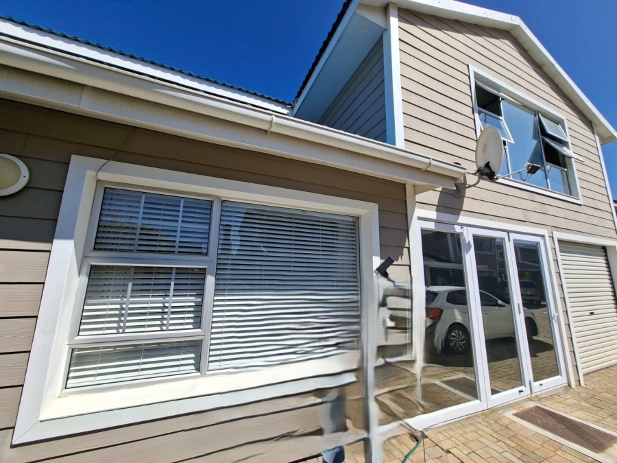 2 Bedroom Property for Sale in Hartenbos Central Western Cape